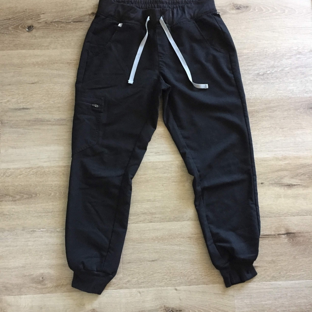 Figs cropped jogger scrub pants